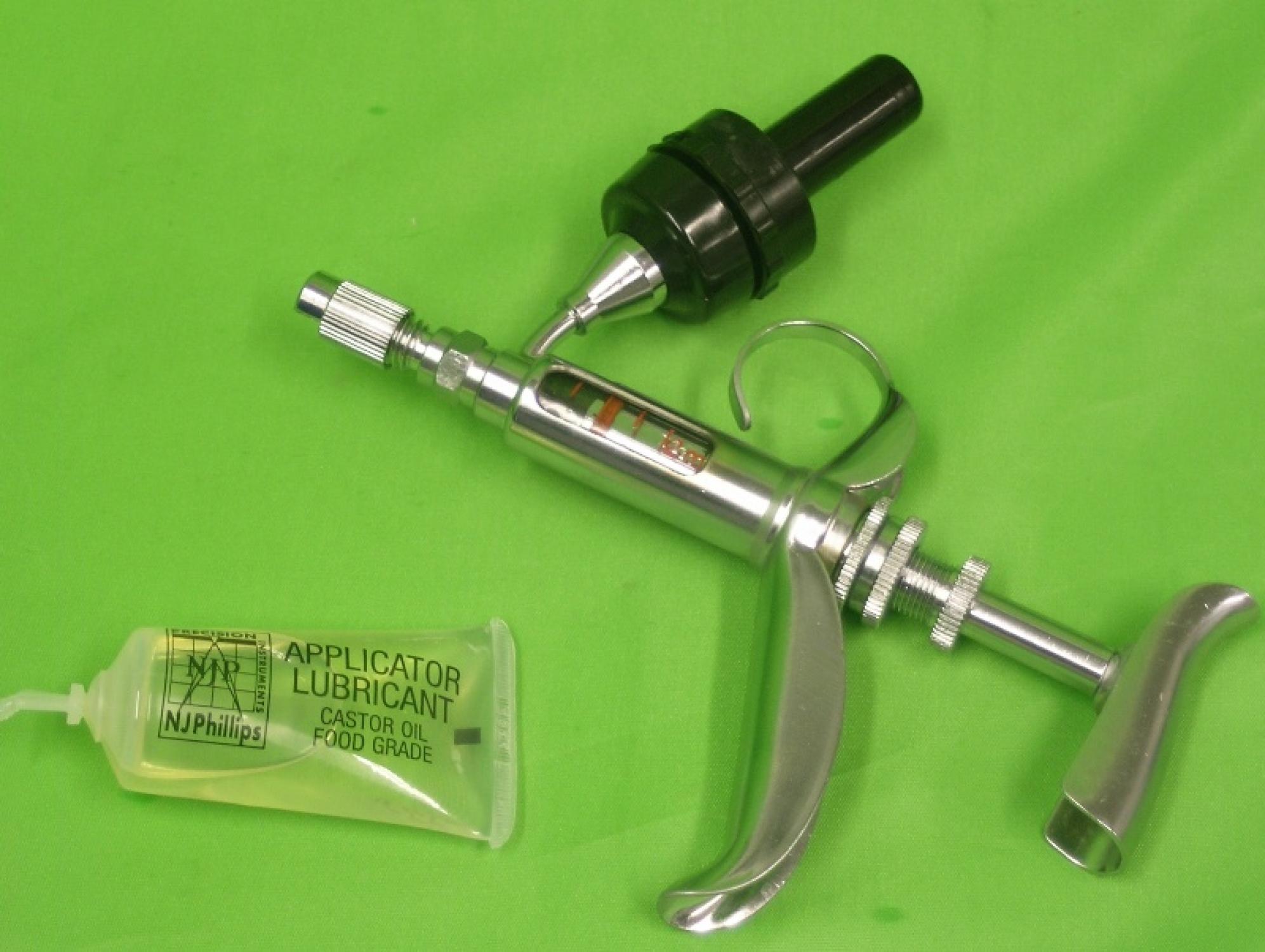 Buy Phillips Auto Vaccinator With Bottle Attachment 2ml from Fane Valley Stores Agricultural