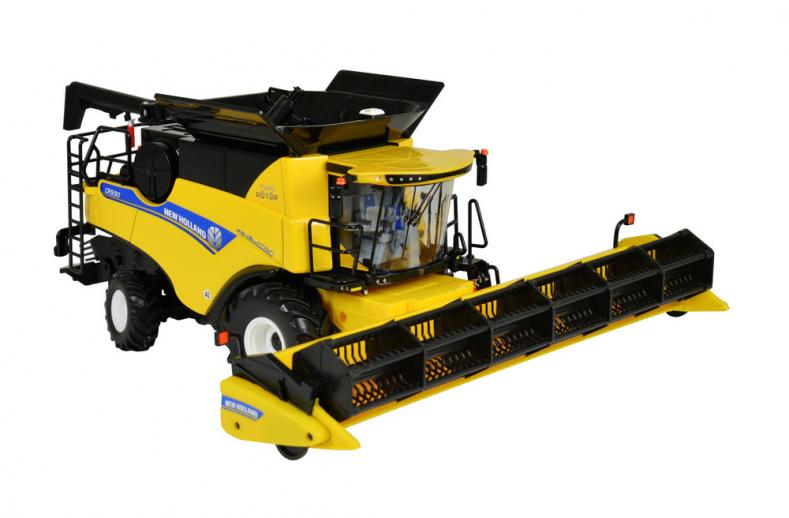  Britains New Holland Combine Cr8.9