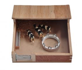 Millwood Slatted House With Feeders image